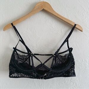 Oh La La Cheri Paris Black Lace Strappy Piercing Bra Size L